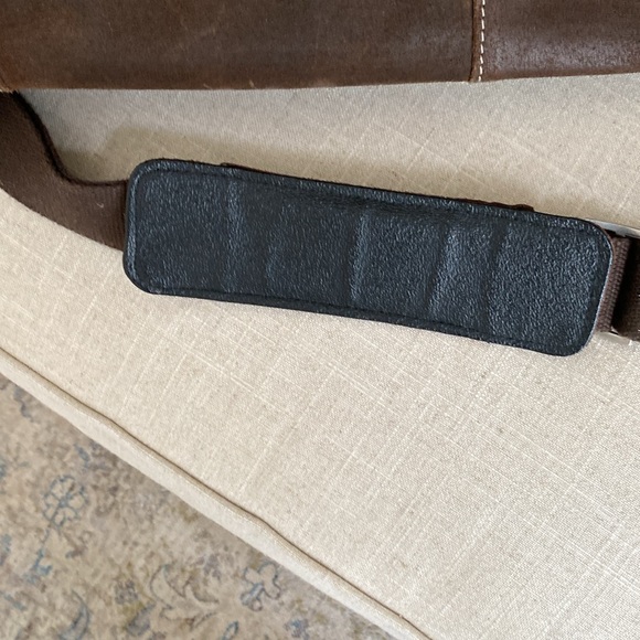 EUC BROWN PELLE STUDIO OILED SUEDE & LEATHER MESSENGER BAG/CARRY-ON - Picture 12 of 15